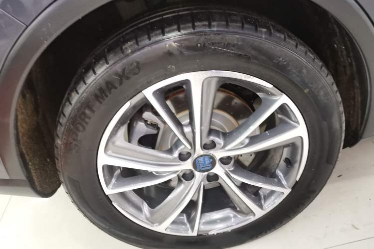 Used BYD Tang New Energy 2019 DM 2.0T All-Wheel Drive Smart Connectivity Enjoyment Model 7 Seats China VI Standard
