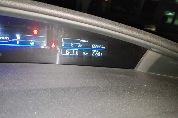 Used Honda Jade 2013 1.8L automatic Comfort version 5 seats
