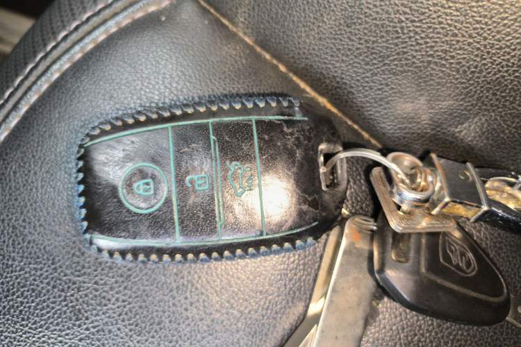 Used Kia Sportage R 2015 2.0L Automatic Two-Wheel Drive DLX Model Vehicle Key