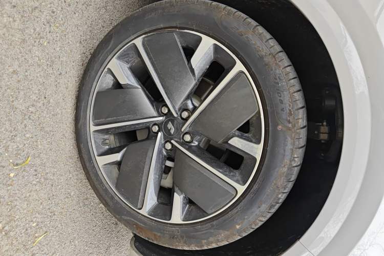 Used Li Auto L6 2025 Max Smart Refresh Edition Right Front Wheel Hub
