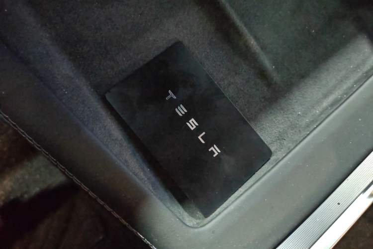 Used Tesla Model 3 2025 Rear-Wheel-Drive Version
