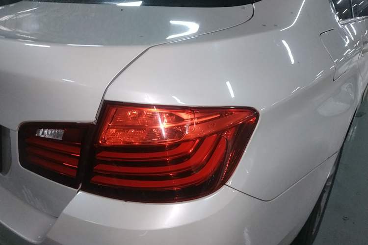 Used BMW 5 Series 2014 520Li Elegant Model
