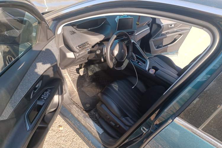 Used Peugeot 5008 2017 380THP 7-Seater Luxury Edition