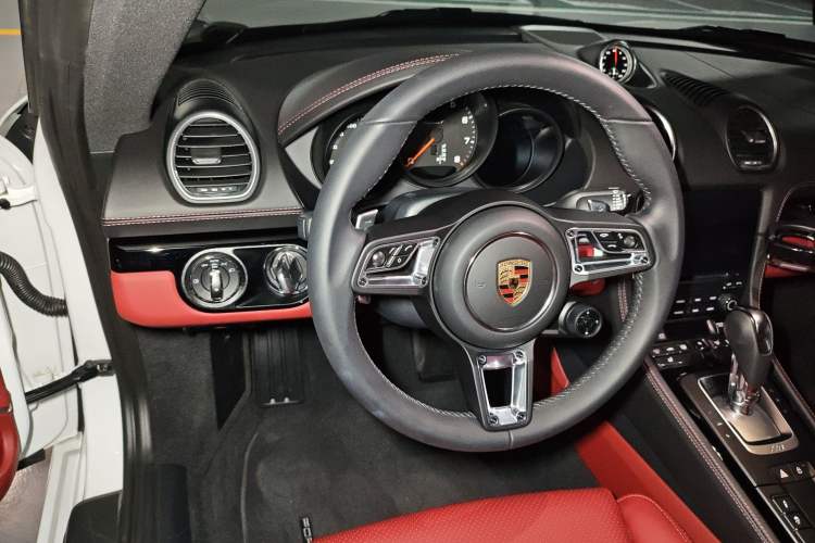 Used Porsche 718 2022 Cayman T 2.0T Steering Wheel