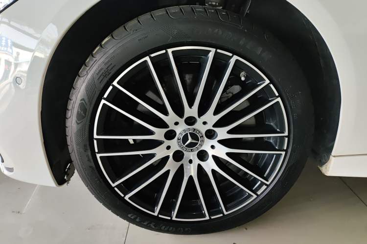 Used Mercedes-Benz C-Class 2022 Restyled C 260 L Sport Edition Left Front Wheel Hub