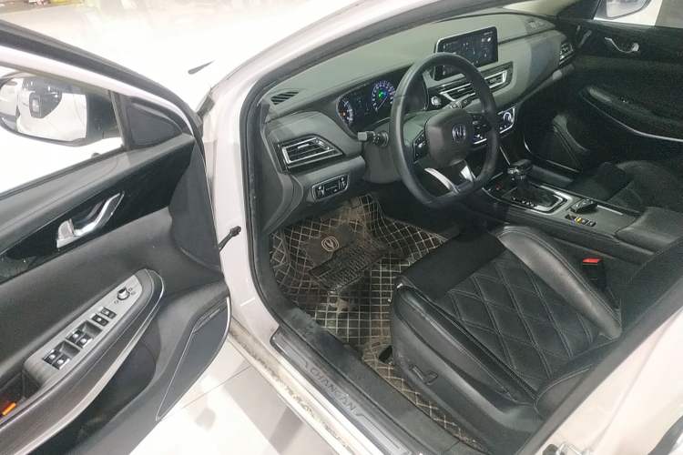 Used CHANGAN Ruicheng CC 2022 Blue Whale Edition 1.5T DCT Luxury Model Driver Seat
