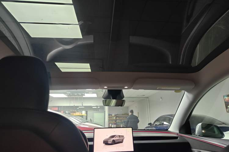 Used Tesla Model Y 2025 Rear-Wheel-Drive Version