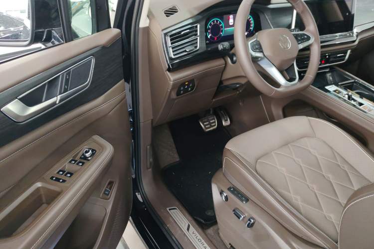 Used Volkswagen Viloran 2024 380TSI Premium Edition