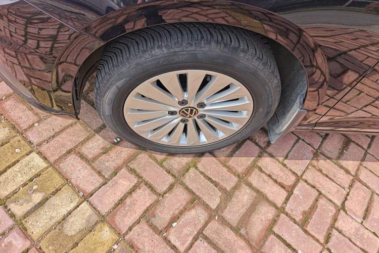 Used Volkswagen Lavida 2021 1.5L Automatic Comfort Edition Left Front Wheel Hub