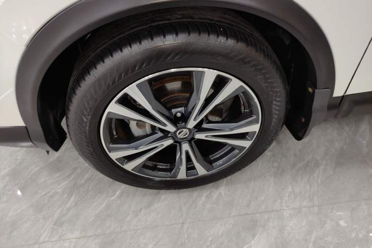 Used Nissan Qashqai 2019 2.0L CVT Luxury Edition Left Front Wheel Hub