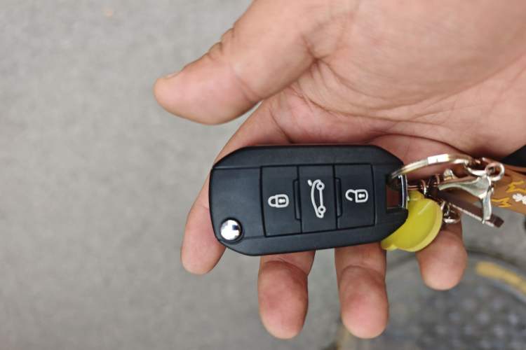 Used Peugeot 3008 2015 1.6THP Automatic Trend Edition Vehicle Key