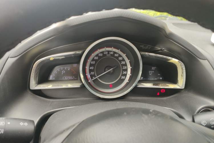 Used Mazda 3 Axela 2016 Sedan 1.5L Automatic Comfort Model
