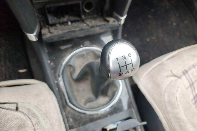 Used Zotye Z300 2014 New Vision 1.5L Manual Fashion Edition Gear Lever