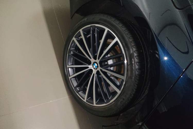 Used BMW 5 Series 2022 Second Facelift 530Li Leading Edition M Sport Package
