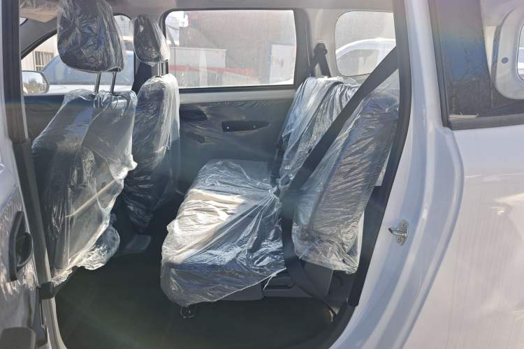 Used Wuling Hongguang New Energy 2025 Extended-Range Hybrid 50 km Standard Version
