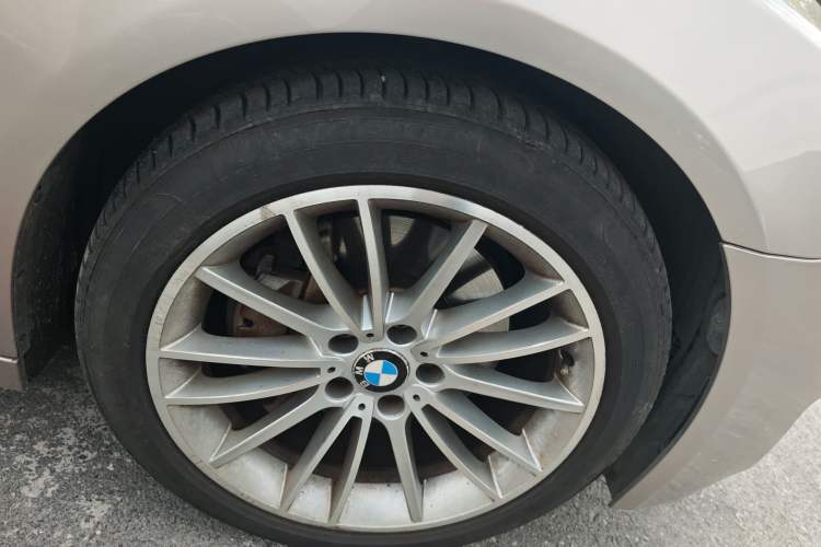 Used BMW 7 Series 2013 740Li Leading Model Right Front Wheel Hub