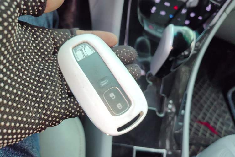 Used Luxgen Great 7 SUV 2014 2.2T Four-Wheel Drive Prestige Version Vehicle Key