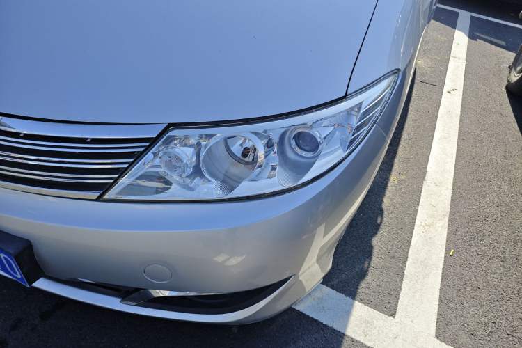 Used BYD M6 2013 2.0L Manual Comfort Edition
