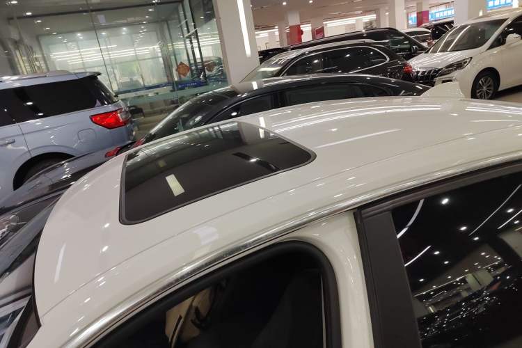 Used BMW 3 Series 2015 328Li Fashion Model Roof