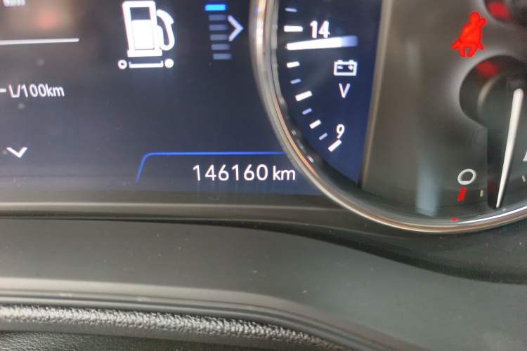 Used Buick Regal 2020 552T Luxury Version Odometer Close Up