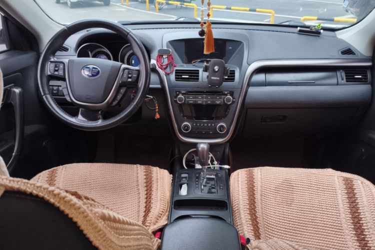 Used Bestune X80 2015 2.0L Automatic Comfort Anniversary Edition