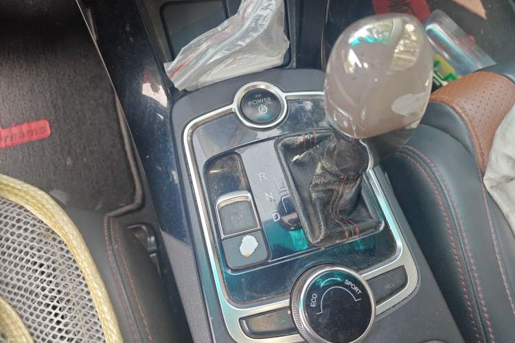 Used BYD Qin New Energy 2015 1.5T Dual-Crown Flagship Plus Edition Gear Lever