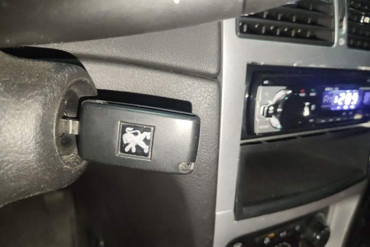 Used Peugeot 307 2012 Hatchback 1.6L Manual Comfort Edition
