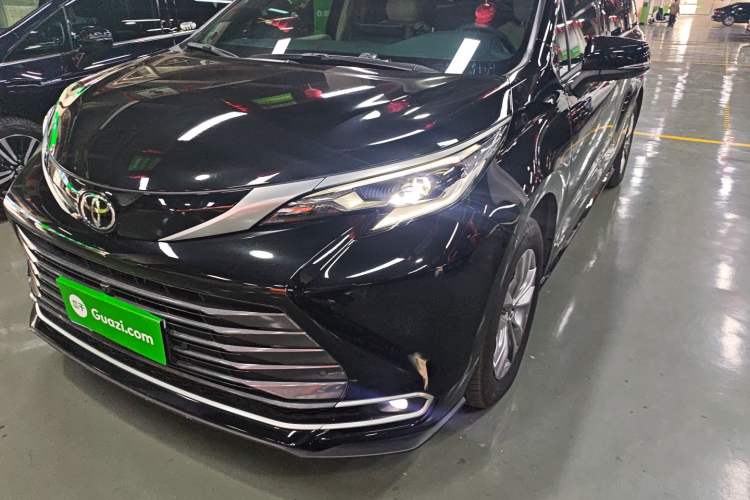 Used Toyota Sienna 2024 2.5L Hybrid Four-Wheel Drive Prestige Edition