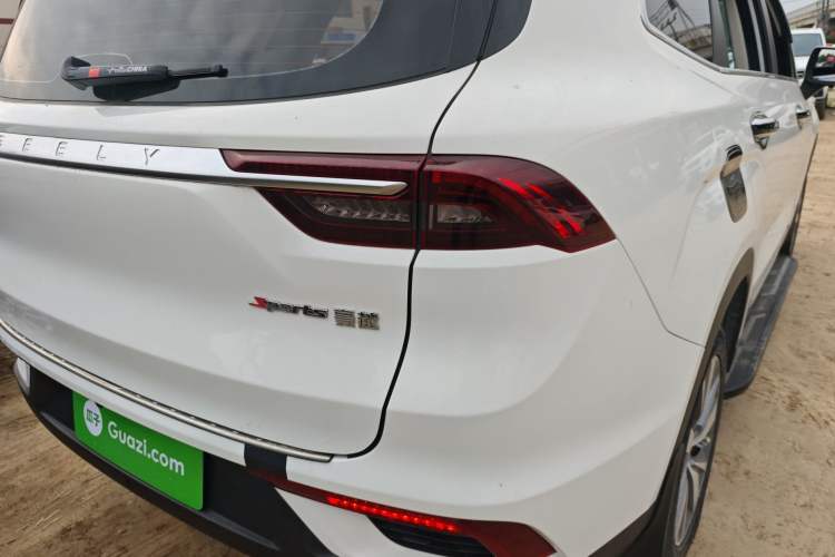 Used Geely Auto Haoyue 2020 1.8TD DCT Luxury Model 5 Seats Right Rear Taillight