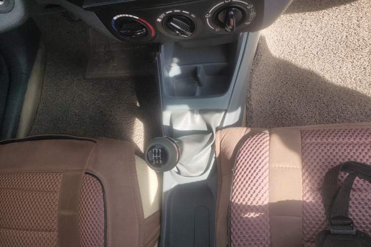Used Geely Auto Diamond 2013 1.5L Manual Entry-Level Model Gear Lever