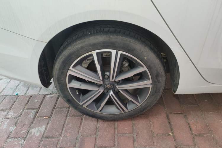 Used Roewe i5 2019 20T Automatic 4G Connect Luxury Flagship Edition
