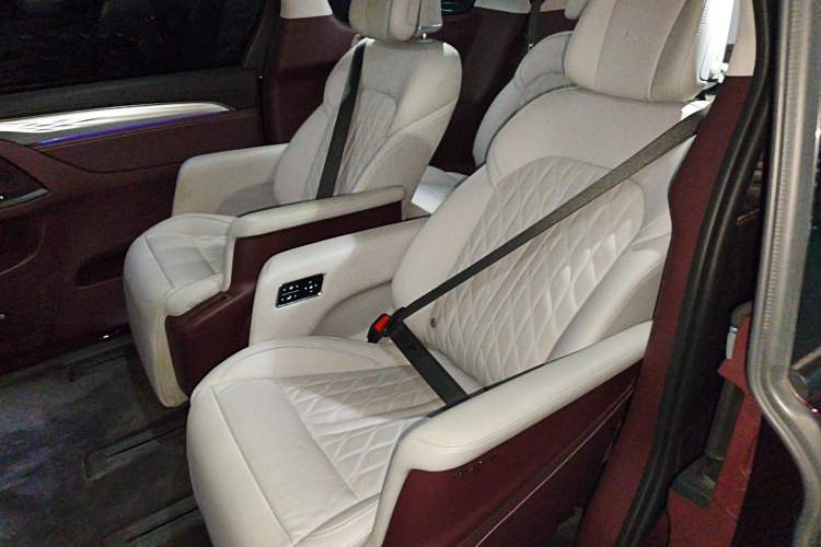 Used Buick GL8 2022 Avenir Aivia Six-Seat Deluxe Edition