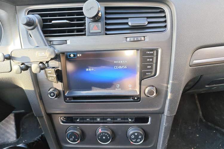 Used Volkswagen Golf 2015 1.4TSI Automatic Comfort Model Audio And AC Panel