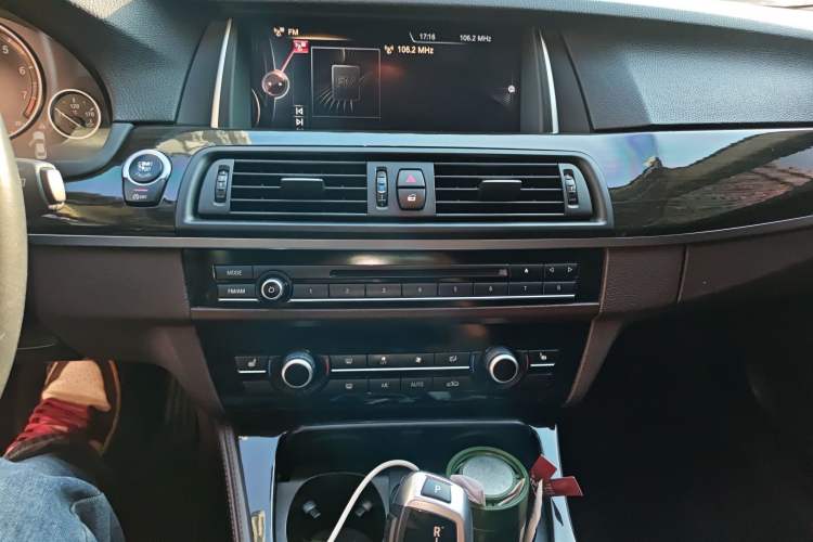 Used BMW 5 Series 2014 525Li Luxury Design Package