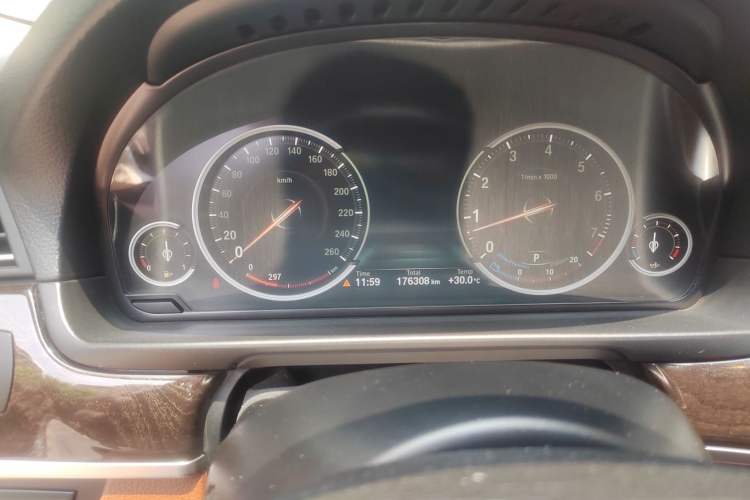 Used BMW 5 Series 2017 535Li Leading Model
