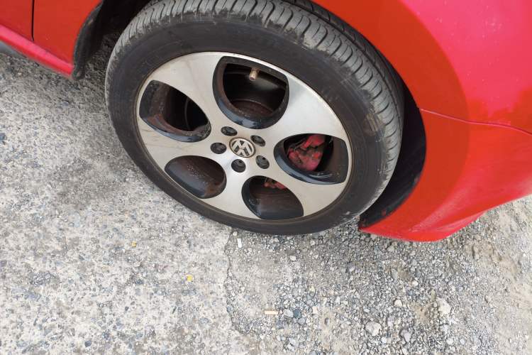 Used Volkswagen Polo 2012 1.4TSI GTI Right Front Wheel Hub