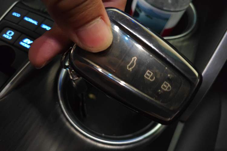 Used Toyota Camry 2021 Dual-Motor 2.5HG Luxury Edition Vehicle Key