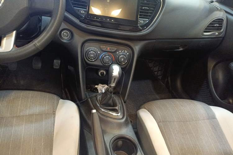 Used Fiat Viaggio 2015 1.4T Manual Enjoyment Edition
