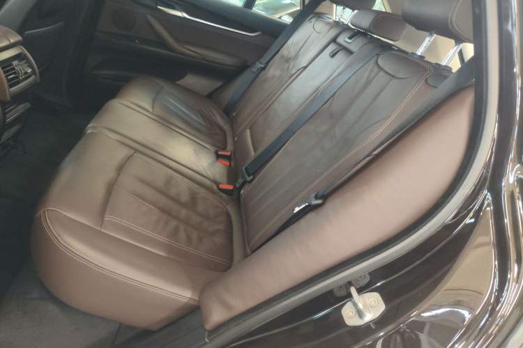 Used BMW X5 2015 xDrive28i
