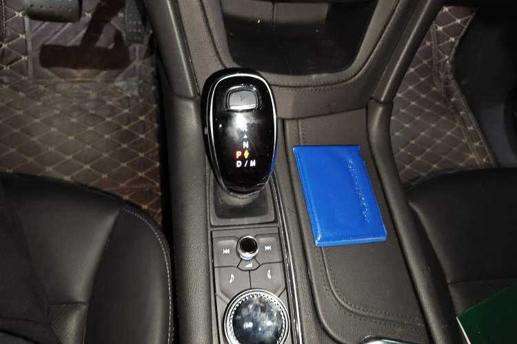 Used Cadillac XT6 2022 2.0T Six-Seater Four-Wheel-Drive Luxury Standard Edition
