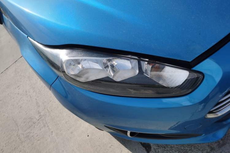 Used Ford Fiesta 2013 Hatchback 1.5L Automatic Fashion Edition Right Front Headlight