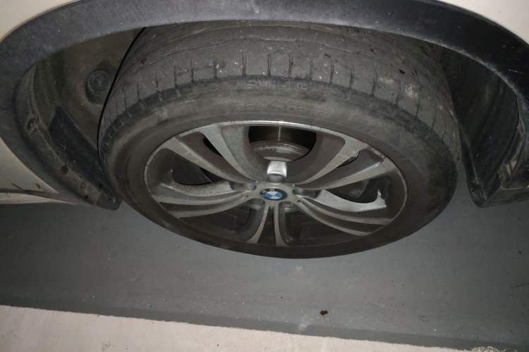 Used BMW X1 2016 sDrive20Li Luxury Model Right Front Wheel Hub