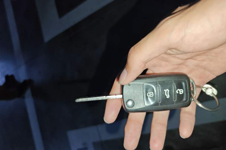 Used Volkswagen Gran Lavida 2015 1.6L Automatic Fashion Edition Vehicle Key