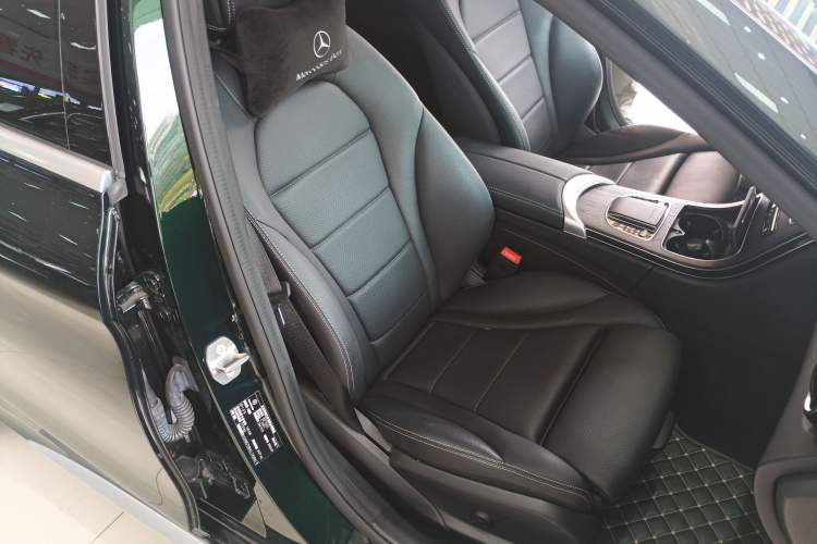 Used Mercedes-Benz C-Class 2020 Restyled C 260 L Sport Edition Right Front Seat