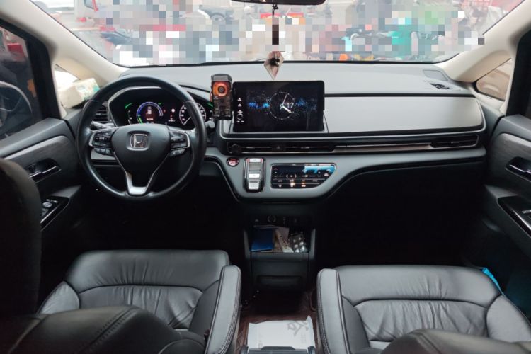 Used Honda Elysion 2024 2.0L eHEV Luxury Edition Center Console