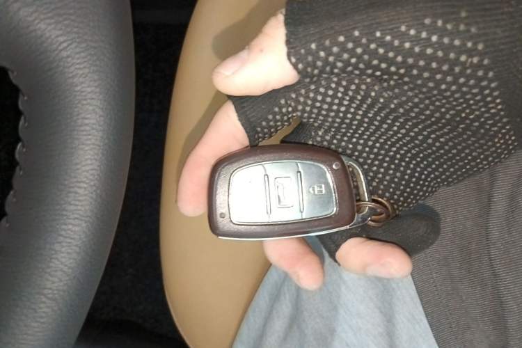 Used Hyundai Elantra (6th Generation / Lingdong) 2016 1.6L Automatic ZhiXuan · Youth Edition
