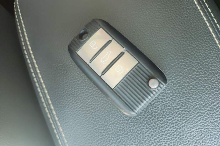 Used Roewe RX5 New Energy 2017 ERX5 EV400 Electric Internet Supreme Edition