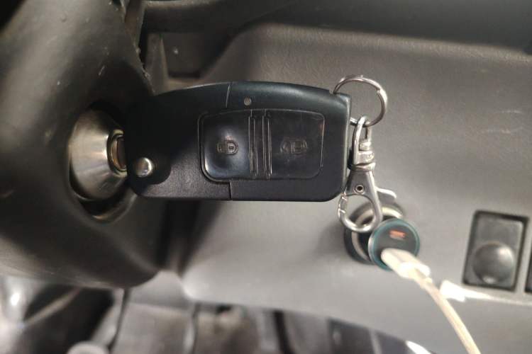 Used JMC Transit 2017 2.8T Commercial Version Short Wheelbase Mid-Roof 6/7/8-Seater JX493