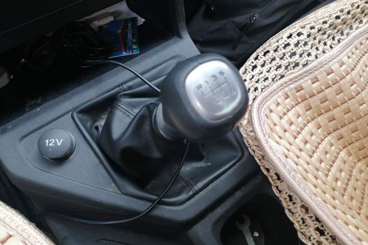 Used Wuling Hongguang PLUS 2019 1.5T Manual Comfort Version 7 Seats Gear Lever