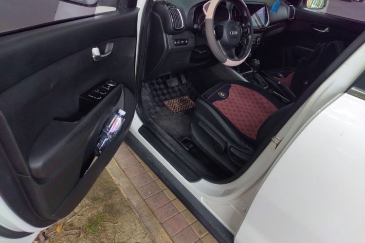 Used Kia KX3 2015 1.6L Automatic Two-Wheel Drive DLX Driver Seat